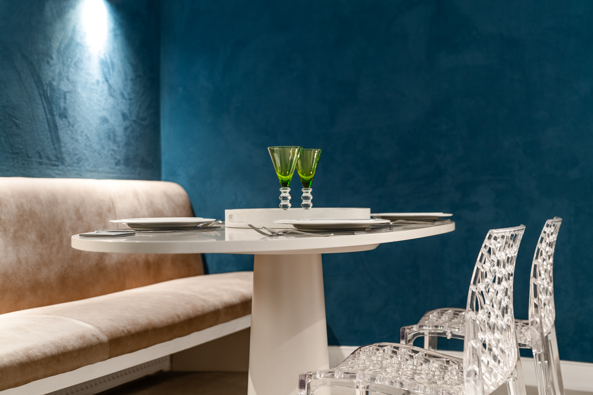 Split Level Apartment behind Harrods view 2