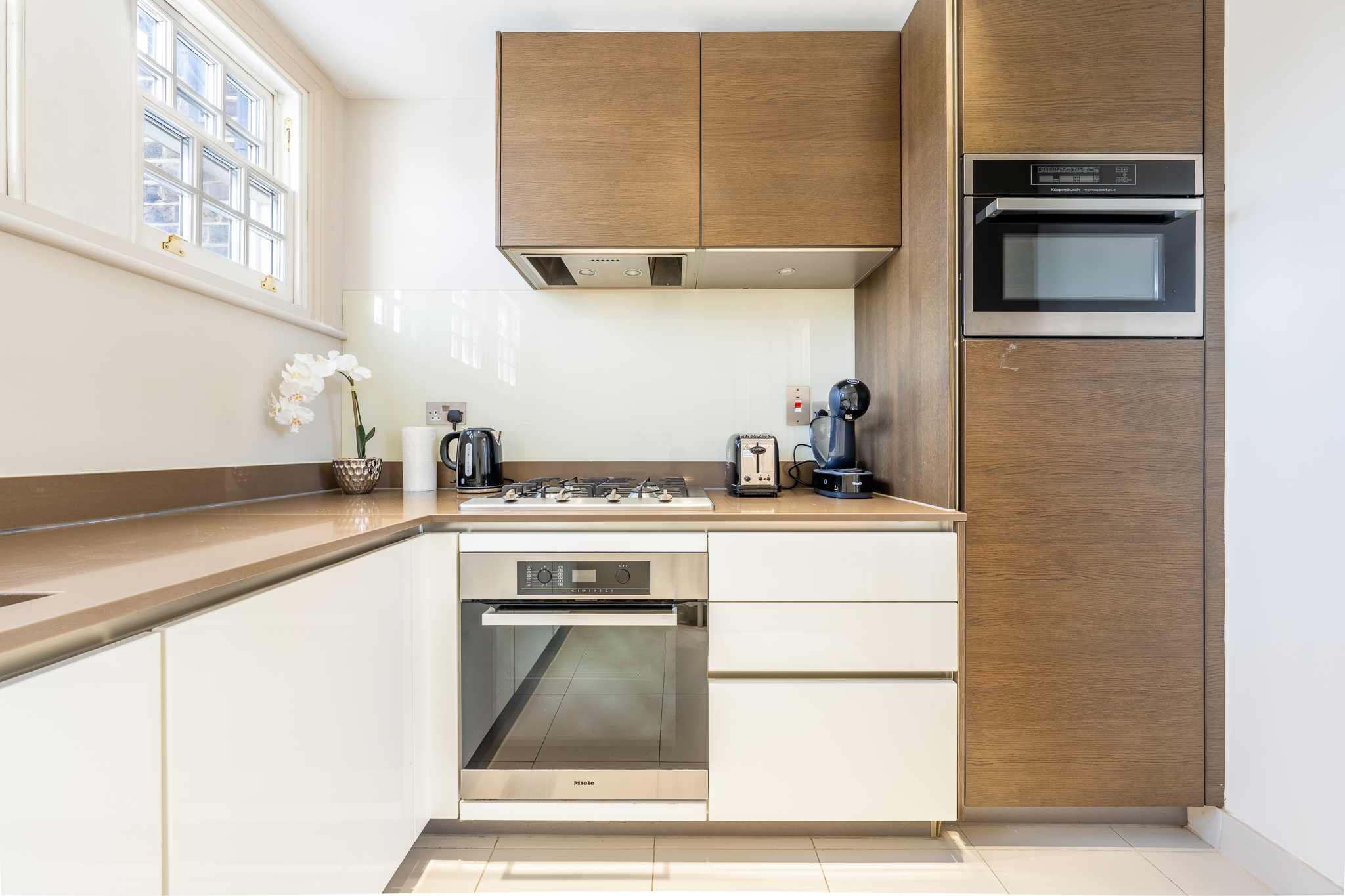 Luxury Mayfair Apartment Near Hyde Park view 2