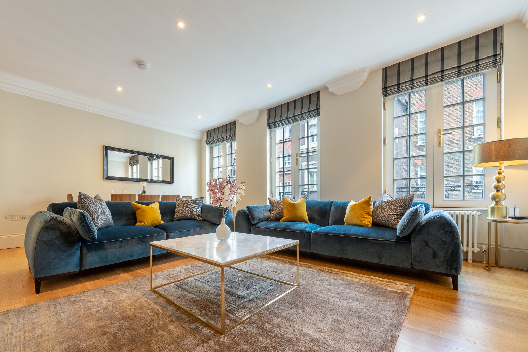 Modern Mayfair Apartment near Hyde Park view 4