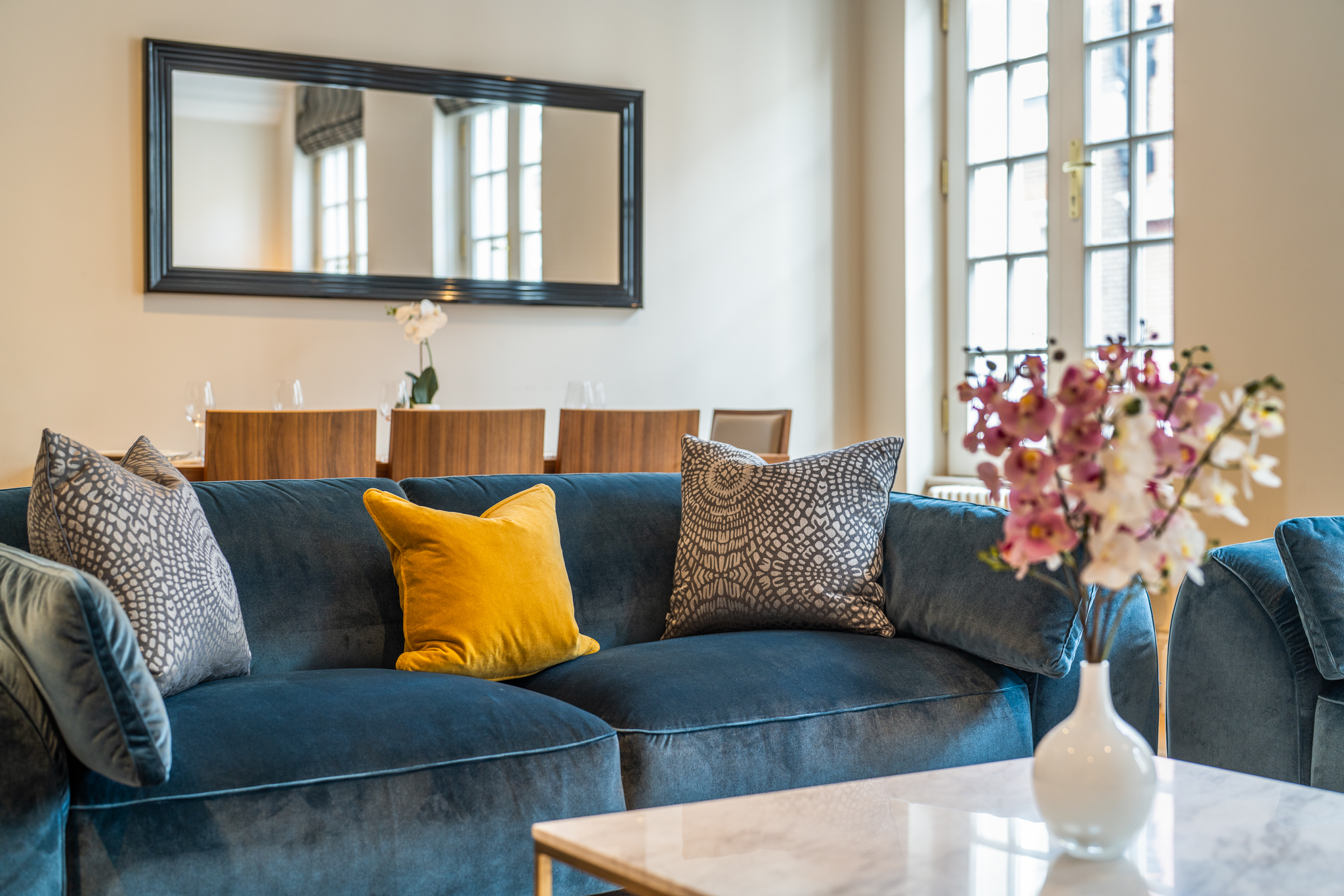 Modern Mayfair Apartment near Hyde Park view 5