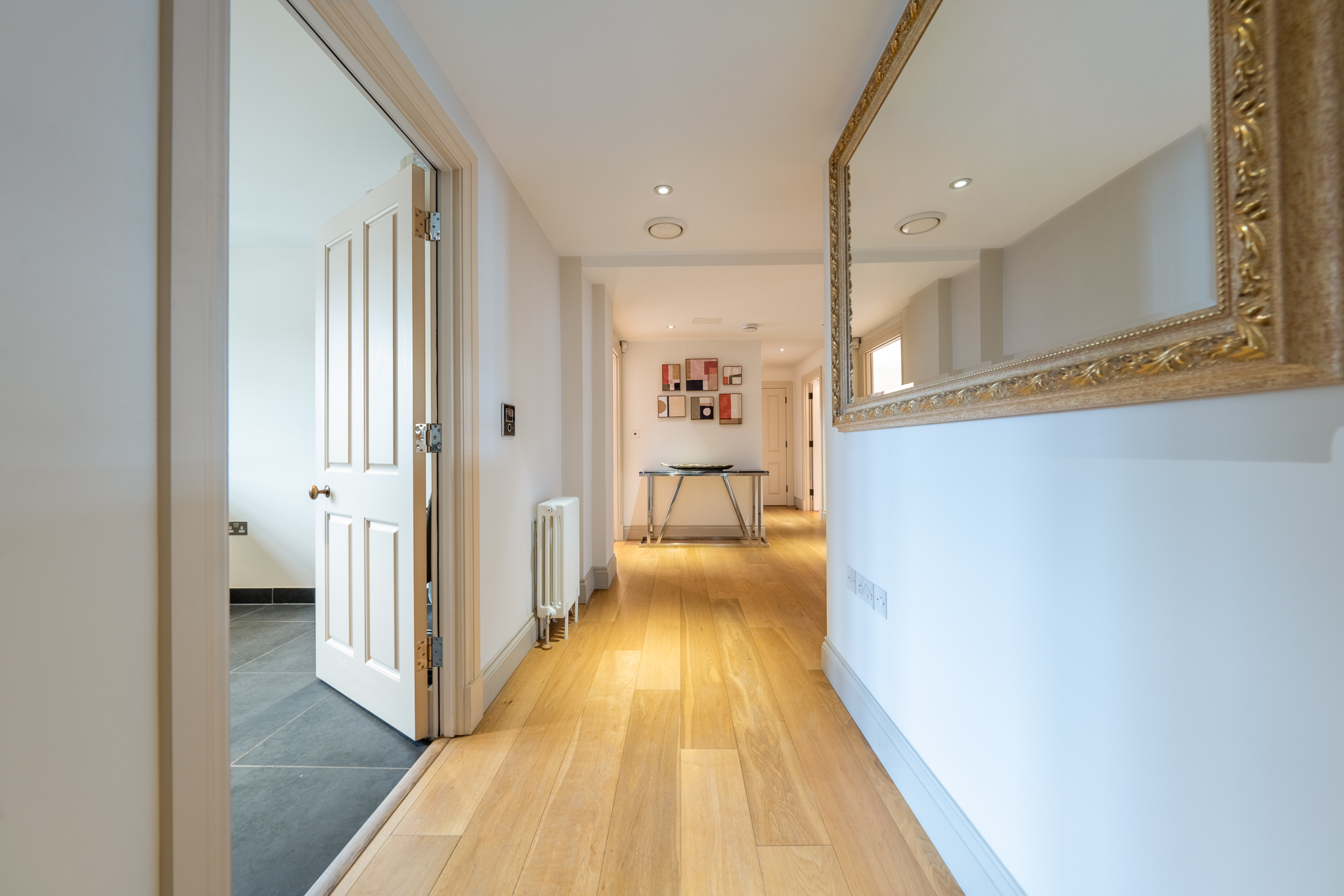 Superior Apartment next to Park Lane view 3