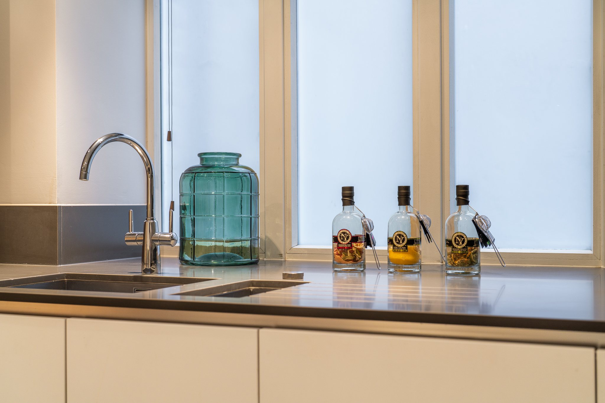 Luxury 4-Bed Apartment in Mayfair view 4