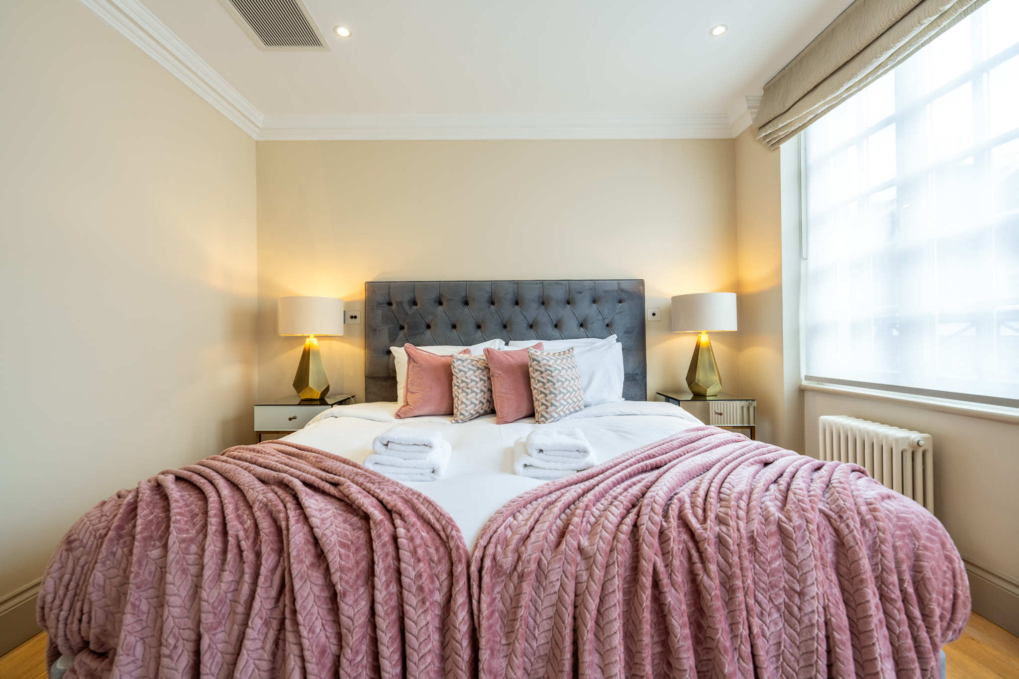 Charming Home in the heart of Mayfair view 5